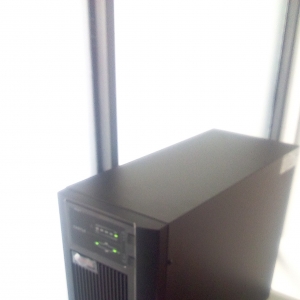 UPS����ϵ�Դ