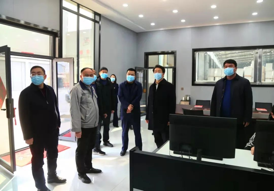 新密市市委副書記、市長程洋調研新密市正興耐火材料有限公司，送服務強信心，沖刺首季“開門紅”！(圖1)
